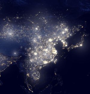 从卫星上看夜色中的23世纪中国大陆，73个大都会区遍布大陆和大陆架